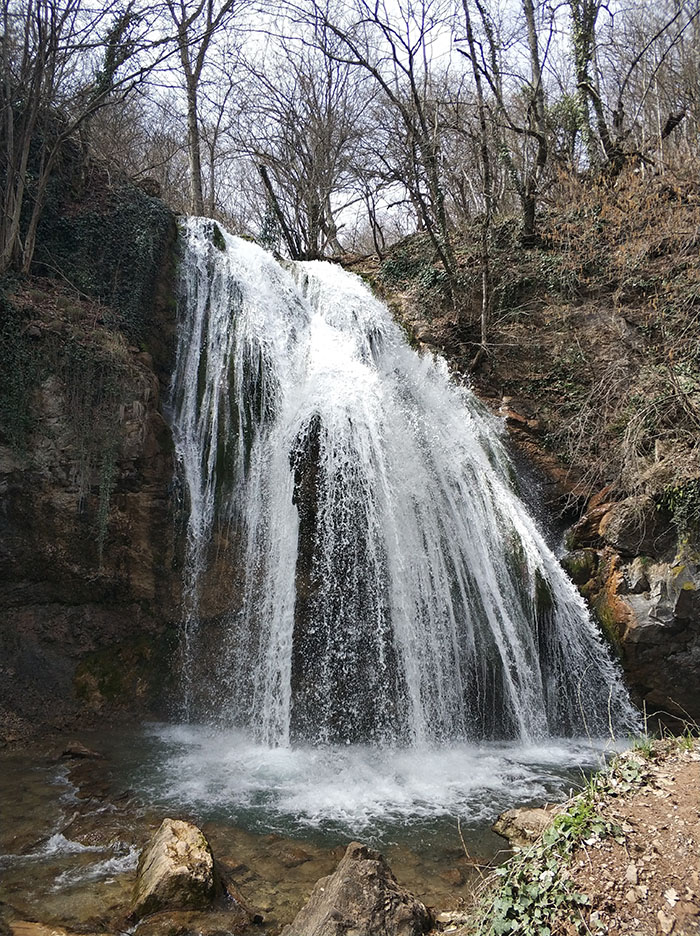 Окрестности водопада отдых в Крыму п Солнечногорское: Джур-Джур